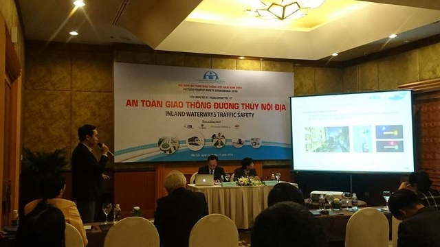 Tiến sĩ trẻ bỏ lương 54.000 Euro/năm về Việt Nam dạy học - 2
TS Khương giới thiệu về hệ thống LAWA-UTT trong hội nghị An toàn Giao thông quốc gia năm 2016.