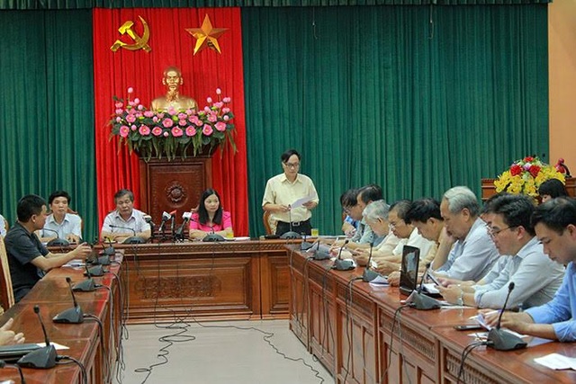 Hà Nội: Tuyển sinh đầu cấp không còn cảnh “ăn chực nằm chờ” - 1 Quang cảnh tại buổi họp báo Thành ủy Hà Nội.