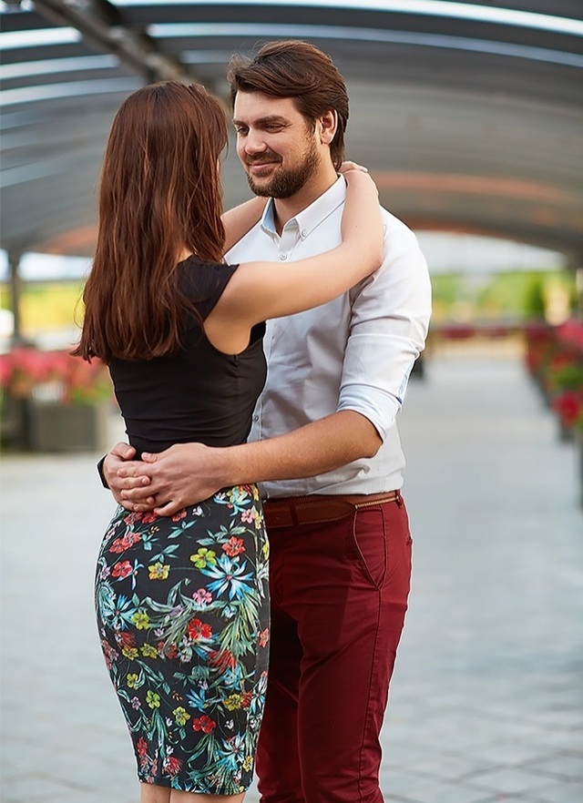 9 cách ôm khiến tim đối phương loạn nhịp - 2 9 cách ôm khiến tim đối phương loạn nhịp - 2