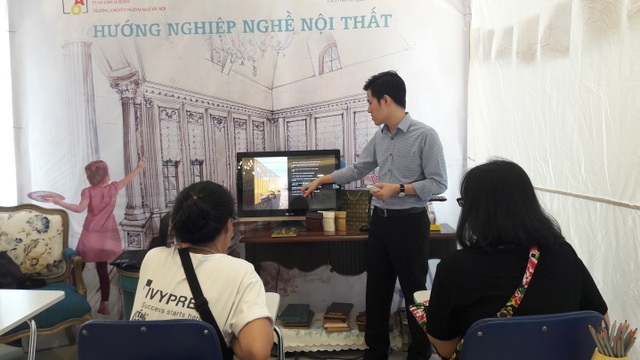 Học sinh THPT trải nghiệm mô hình nghề nghiệp tại bão Fair 2017 - 2 Học sinh THPT trải nghiệm mô hình nghề nghiệp tại bão Fair 2017 - 2