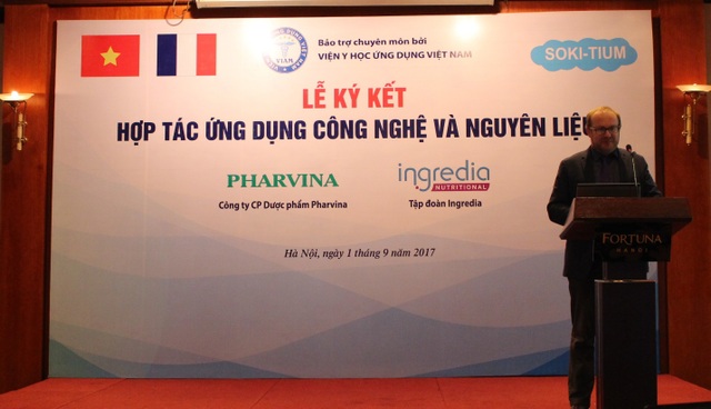 Lễ ký kết "Hợp tác ứng dụng công nghệ và nguyên liệu" - 2 Ông Veronique Brun, Giám đốc Tập đoàn Ingredia Nutritiona phát biểu tại buổi lễ.