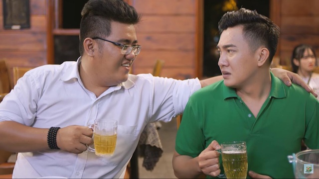 Có gì trong “Chàng to gan” - clip đang thu hút sự quan tâm của cộng đồng? - 2 Có gì trong “Chàng to gan” - clip đang thu hút sự quan tâm của cộng đồng? - 2