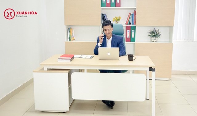 Nội thất Việt chuyển mình, làm sản phẩm “tiêu chuẩn ngoại, giá nội” - 2
Bàn ghế văn phòng Future Office của Xuân Hòa sử dụng chất liệu cao cấp cho độ bền cao, thiết kế tinh tế và các tính năng thông minh.