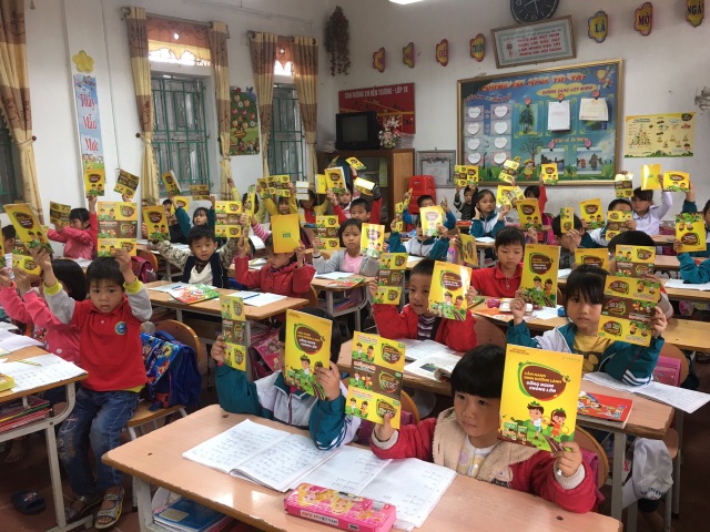 Triệu suất sữa cho mục tiêu giúp trẻ em Việt Nam phát triển toàn diện - 2 Cẩm nang dinh dưỡng lành có nội dung đơn giản, dễ hiểu và dễ nhớ dành cho cả học sinh, phụ huynh và thầy cô