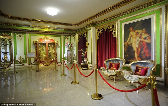 Choáng ngợp nội thất xa hoa bên trong “cung điện Versailles” ở Trung Quốc - 7 Choáng ngợp nội thất xa hoa bên trong “cung điện Versailles” ở Trung Quốc - 7