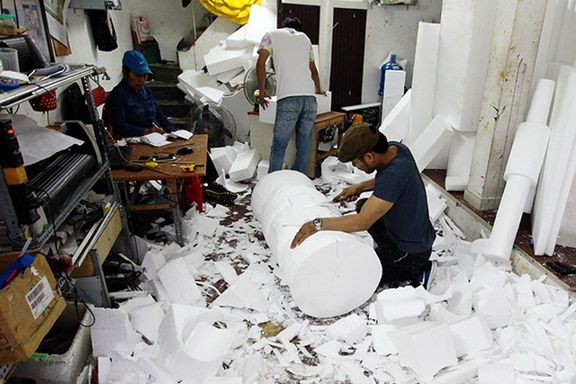 “Nặn” người tuyết, nghề độc lạ ở Thủ đô mùa Noel - 7 “Nặn” người tuyết, nghề độc lạ ở Thủ đô mùa Noel - 7