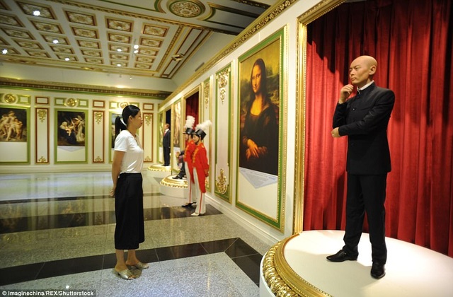 Choáng ngợp nội thất xa hoa bên trong “cung điện Versailles” ở Trung Quốc - 8 Choáng ngợp nội thất xa hoa bên trong “cung điện Versailles” ở Trung Quốc - 8