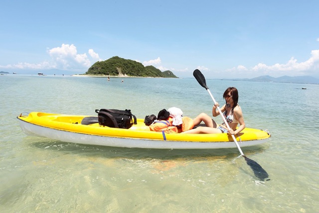 Check-in tại “thiên đường sống ảo” hot nhất Việt Nam - 9 Chèo thuyền kayak là hoạt động hấp dẫn nhiều bạn trẻ.