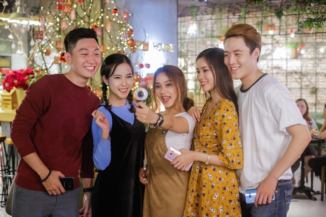 Khám phá Tết xa quê đầy thú vị của giới trẻ cùng smartphone - 3 Gear 360 giúp Lê Minh Bảo Ngọc bắt trọn mọi cảm xúc, gói trọn mọi góc nhìn Tết trong những bức ảnh 360 độ choáng ngợp