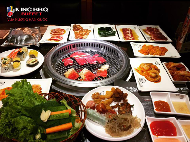 Khai trương King BBQ Đào Tấn – Tặng 5000 mã đặt bàn giảm giá 20% - 3 Đến với King BBQ, chắc hẳn bạn sẽ có những bữa ăn gia đình ấm cúng, những bữa tiệc bạn bè vui vẻ hay những buổi gặp gỡ đối tác thành công bởi không gian nhà hàng mang đặc trưng của văn hóa Hàn Quốc: vừa sang trọng, lịch sự mà lại vô cùng thoải mái.