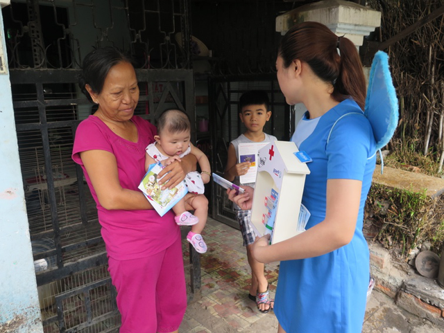Lưu ý phòng chống dịch sốt xuất huyết và zika vào mùa mưa - 3 Các hoạt động chính của chương trình: dọn dẹp môi trường sống, xịt thuốc diệt côn trùng, tư vấn phòng chống muỗi cho người dân