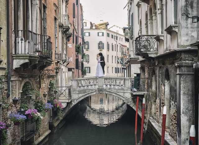 Ngọt ngào trên cây cầu ở Venice, Ý