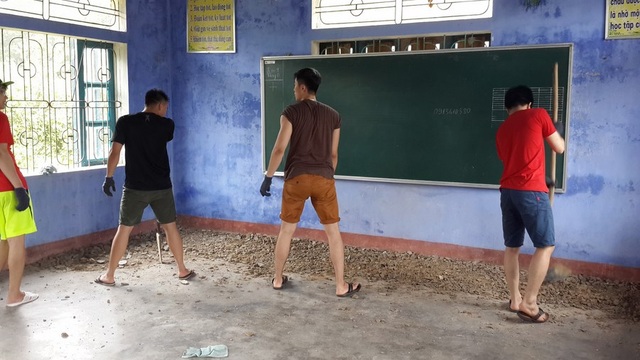 DHS Việt tại Nga về nước xây công trình phụ, tu bổ trường học ở bản Rào Con - 3 DHS Việt tại Nga về nước xây công trình phụ, tu bổ trường học ở bản Rào Con - 3