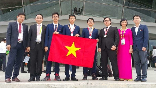 Nam sinh giành "cú đúp" Huy chương Vàng Hóa học quốc tế vào thẳng ĐH Y Hà Nội - 3
Đoàn dự thi Olympic Hóa Học Việt Nam