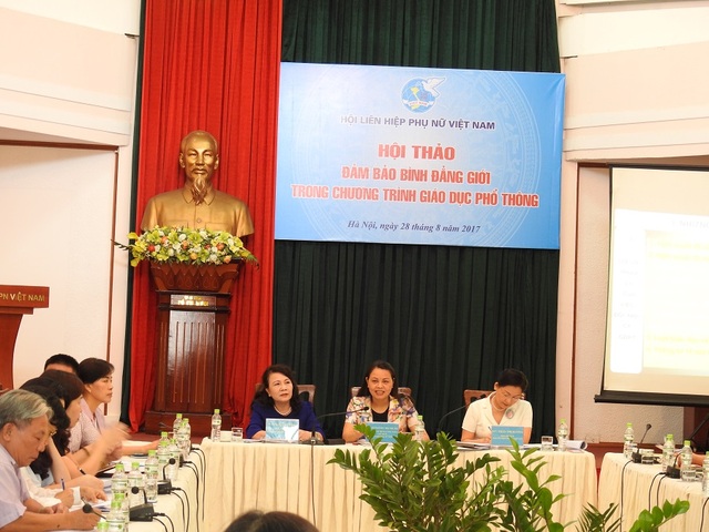 Chương trình phổ thông mới: Giới thiệu kiến thức “nhạy cảm” từ lớp 4 - 4 Thứ trưởng Nguyễn Thị Nghĩa đồng chủ trì Hội thảo “Đảm bảo bình đẳng giới trong chương trình GDPT”.