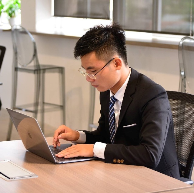 CEO Đoàn Công Chung – Chàng trai “mê săn học bổng” với phát minh công nghệ tạo sự đột phá - 4
Chàng giám đốc trẻ không ngừng sáng tạo và phát triển tư duy của bản thân
