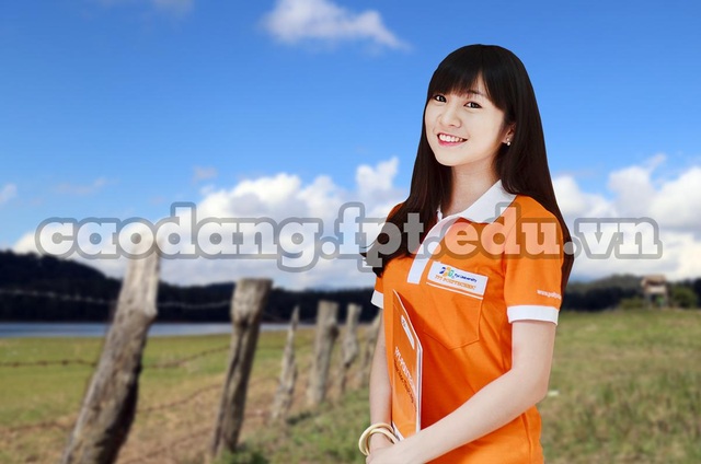 Toàn cảnh tư vấn “Chọn việc làm hay chọn bằng cấp?” - 14 Nhiều sinh viên FPT Polytechnic được doanh nghiệp săn đón từ trước khi ra trường, có mức lương khá tốt lên đến 9 – 10 triệu đồng/ tháng, dù chỉ vừa tốt nghiệp.