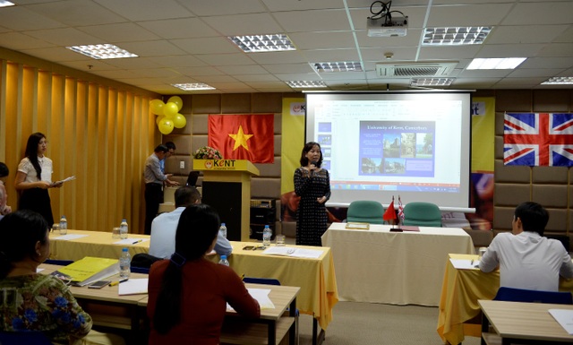 
Cô Nguyễn Thị Hồng Loan phát biểu trong lễ ký kết và một số hình ảnh trong buổi ký kết.
