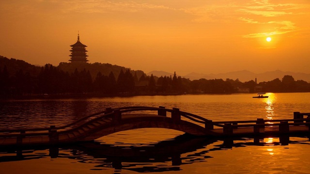 Tây Hồ đẹp như tiên cảnh dưới bàn tay nhiếp ảnh gia - 7 Tây Hồ đẹp như tiên cảnh dưới bàn tay nhiếp ảnh gia - 7