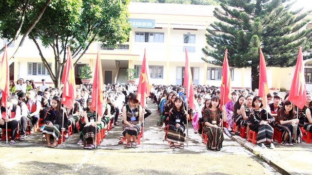 Nụ cười rạng rỡ của học sinh dân tộc thiểu số trong lễ khai giảng - 11
Trường THPT Dân tộc Nội trú Nơ Trang Lơng có tỷ lệ học sinh đậu tốt nghiệp đạt 100%. (Ảnh: Thúy Diễm)