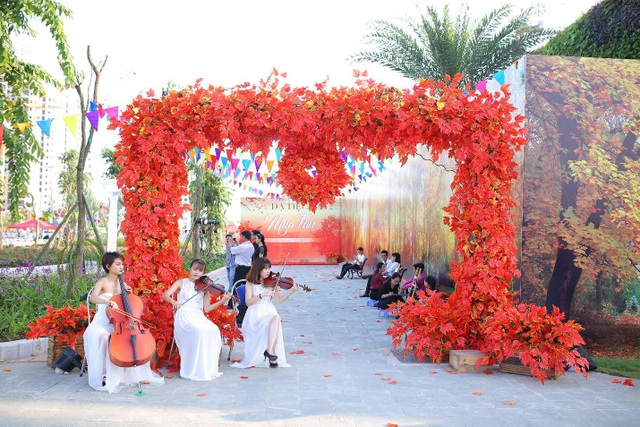 Thưởng thức “Mùa thu châu Âu” tại khu vườn Sunshine City - 7 Thưởng thức “Mùa thu châu Âu” tại khu vườn Sunshine City - 7