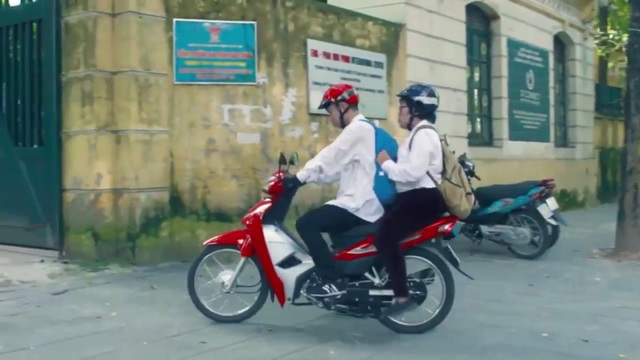 Nắm trong tay những bí kíp này, đời sinh viên sẽ chẳng mấy chốc “nở hoa”!!! - 7
Xe số mạnh, tăng tốc dễ dàng – Honda Wave Alpha 110 mới cứu Minh Tít một bàn thua trông thấy.