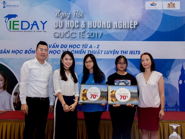 Hàng nghìn người tham dự Ngày hội Du học và Hướng nghiệp Quốc tế - 7 Hàng nghìn người tham dự Ngày hội Du học và Hướng nghiệp Quốc tế - 7