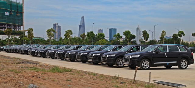 Thị trường ô tô “đại hạ giá” để “xả hàng” cuối năm - 3
Audi Việt Nam xác nhận sẽ thanh lý khoảng 400 xe sang sau Hội nghị cấp cao APEC gồm cả xe sedan và suv thuộc các dòng A4, A6, Q7 và A5 Sportback (Ảnh: IT)