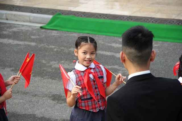 Bắn 21 loạt đại bác chào mừng Chủ tịch Trung Quốc tới Việt Nam - 22
Một em nhỏ sẽ tham gia lễ đón Chủ tịch Trung Quốc tại Phủ Chủ tịch