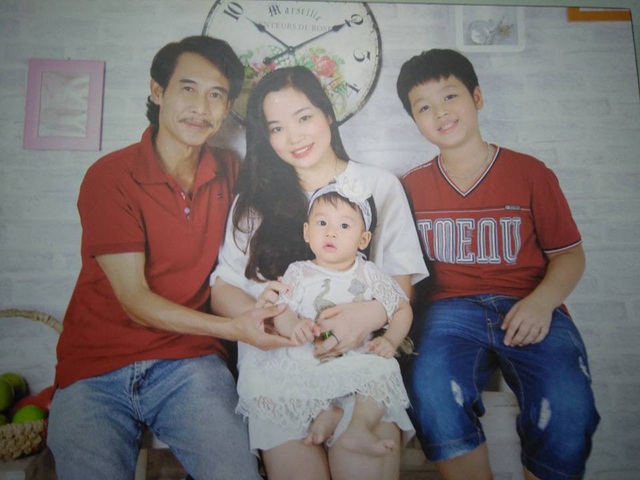 Nghệ sĩ Phú Đôn tiết lộ bí quyết lấy vợ trẻ và làm bố ở tuổi 55 - 3 Gia đình hạnh phúc của nghệ sĩ Phú Đôn.