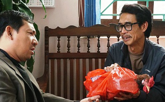 Nghệ sĩ Phú Đôn tiết lộ bí quyết lấy vợ trẻ và làm bố ở tuổi 55 - 1 Nghệ sĩ Phú Đôn thường được giao những vai khắc khổ.