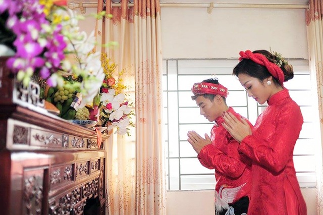 "Hot boy thể dục dụng cụ" Phạm Phước Hưng làm lễ ăn hỏi với cô dâu 9X - 2
Phạm Phước Hưng sinh năm 1988, được coi là một trong những hot boy của thể thao Việt Nam. Cô dâu Ngô Khánh Linh, kém anh 8 tuổi. Hiện Linh là sinh viên của trường múa.
