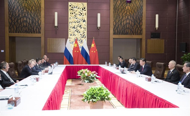 Tổng thống Putin và Chủ tịch Tập Cận Bình hội đàm bên lề APEC - 2 Cuộc hội đàm song phương giữa hai nhà lãnh đạo Nga-Trung bên lề hội nghị APEC tại Việt Nam (Ảnh: Tân Hoa Xã)