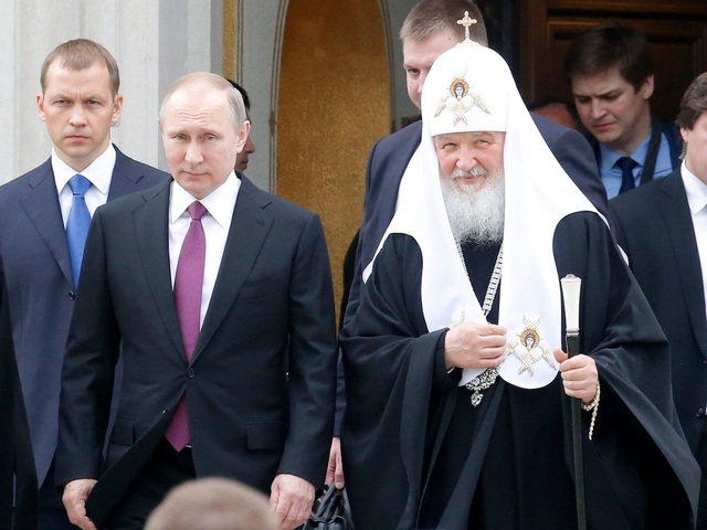 Tiết lộ thói quen sinh hoạt của Tổng thống Nga Vladimir Putin - 12
Lịch làm việc của ông Putin khá linh hoạt vào cuối tuần để ông có thể học thêm tiếng Anh. (Ảnh: Reuters)