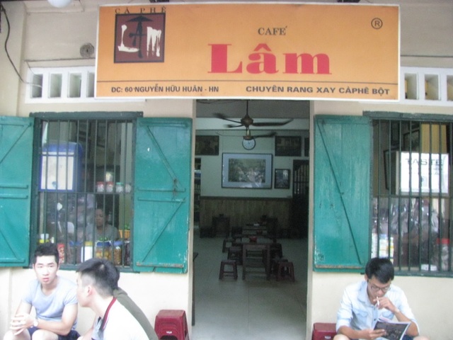 Những quán ăn trên 30 năm vẫn đắt khách ở Hà Nội - 5 Cà phê Lâm - quán cà phê đi cùng năm tháng của Hà Nội. (Ảnh: Internet)