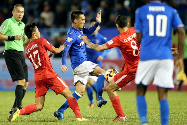 Đội bóng của Công Vinh gục ngã trước Than Quảng Ninh tại Cẩm Phả - 1
Trận đấu diễn ra khá căng thẳng - Ảnh: Gia Hưng