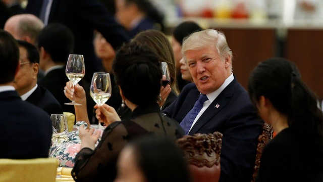 Lộ thực đơn quốc yến chiêu đãi Tổng thống Trump ở Trung Quốc - 3
Thực đơn ngoài món truyền thống còn bao gồm món theo sở thích của thượng khách. (Ảnh: Reuters)