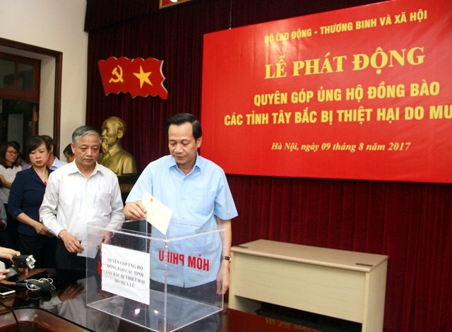 Bộ LĐ-TB&XH quyên góp 250 triệu đồng hỗ trợ người dân vùng vùng lũ - 1 Bộ LĐ-TB&XH quyên góp 250 triệu đồng hỗ trợ người dân vùng vùng lũ - 1