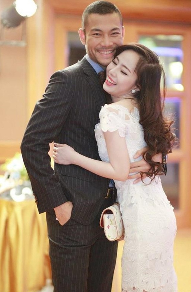 “Cá sấu chúa” Quỳnh Nga: “May mắn nhất là chồng không thích tụ tập bia bọt” - 2 Một thời gian sau, tự tôi ý thức cần phải thay đổi, quan tâm đến anh ấy nhiều hơn, Quỳnh Nga chia sẻ về cuộc sống gia đình.