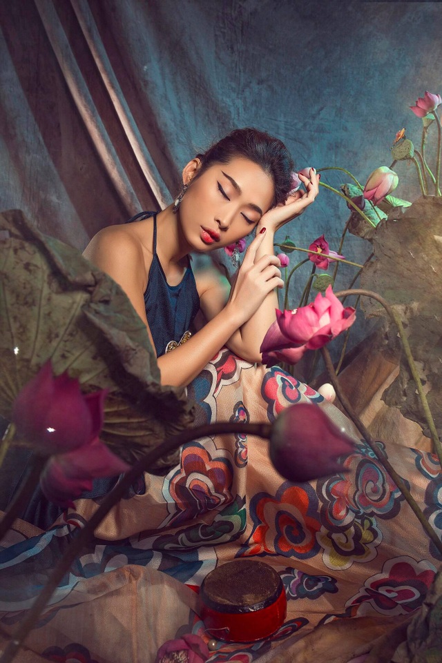 Miss Quỳnh Thy tung ảnh ấn tượng bên hoa sen ngày 8/3 - 5 Miss Quỳnh Thy tung ảnh ấn tượng bên hoa sen ngày 8/3 - 5