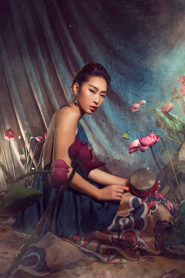 Miss Quỳnh Thy tung ảnh ấn tượng bên hoa sen ngày 8/3 - 6 Miss Quỳnh Thy tung ảnh ấn tượng bên hoa sen ngày 8/3 - 6