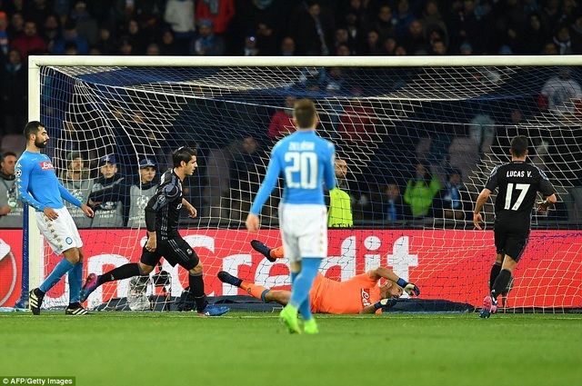 Những khoảnh khắc đáng nhớ trong ngày Real Madrid “bắn hạ” San Paolo - 13
Morata ấn định thắng lợi 3-1 cho Real Madrid tại San Paolo
