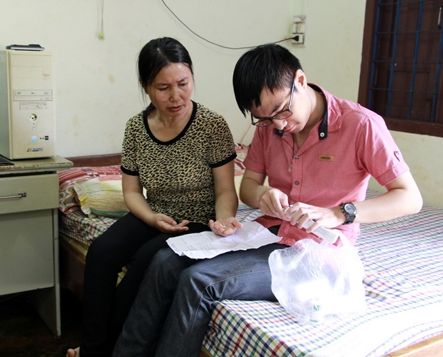 Chưa bao giờ đi học thêm, nam sinh Đắk Lắk đạt 29,5 điểm khối A - 3
Ngọc rất thương và quan tâm đến sức khỏe của mẹ