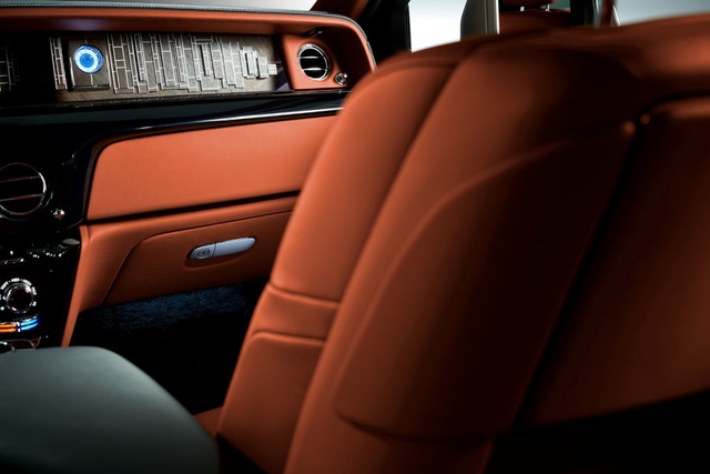 Rolls-Royce giới thiệu Phantom thế hệ mới - 17 Rolls-Royce giới thiệu Phantom thế hệ mới - 17