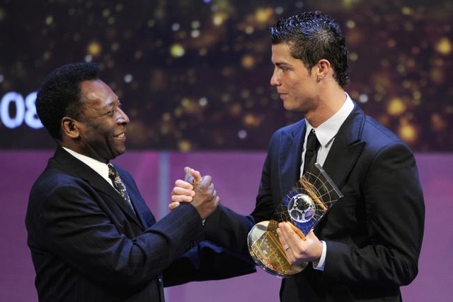 C.Ronaldo nhận lời thách thức ghi... 1283 bàn - 1 Vua bóng đá Pele thách thức C.Ronaldo ghi 1283 bàn