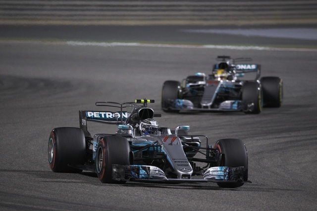 Đánh bại Hamilton và Bottas, Vettel có chiến thắng chặng thứ 2 - 8 Đánh bại Hamilton và Bottas, Vettel có chiến thắng chặng thứ 2 - 8