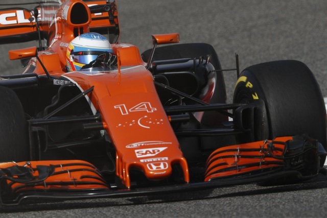 Đánh bại Hamilton và Bottas, Vettel có chiến thắng chặng thứ 2 - 7 Đánh bại Hamilton và Bottas, Vettel có chiến thắng chặng thứ 2 - 7