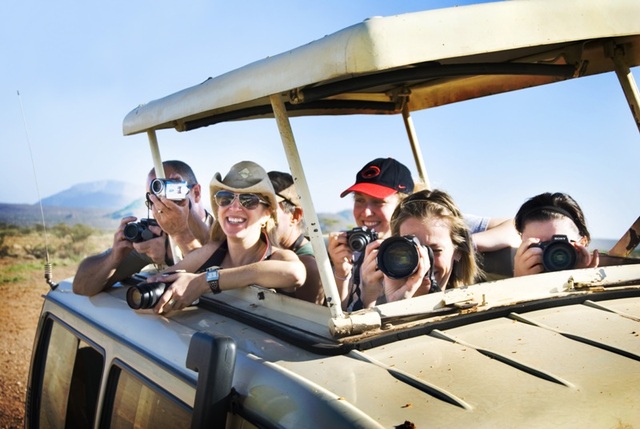 Bí quyết chọn mua tour tiết kiệm cho dịp nghỉ lễ 30-4/1-5 - 2 Mua tour theo nhóm cũng giúp bạn giảm bớt chi phí.