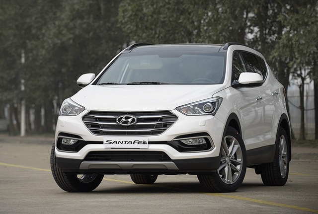 So sánh các mẫu crossover 7 chỗ tại Việt Nam - 7 Hyundai Santa Fe được lắp ráp tại Ninh Bình với phiên bản hiện tại ra mắt năm 2016