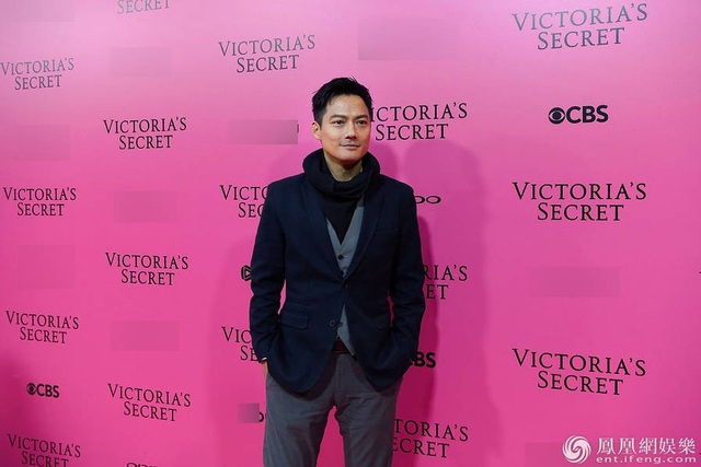 Đạo diễn Trương Nghệ Mưu đưa vợ đi xem show Victoria's Secret - 17
Cao Thánh Viễn - chồng cũ của Châu Tấn